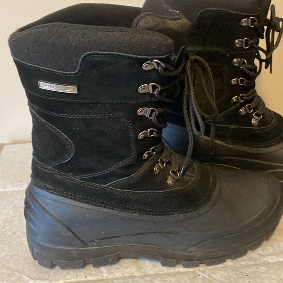 Field & Stream Thinsulate 3M waterproof boots. - Picture 2 of 7